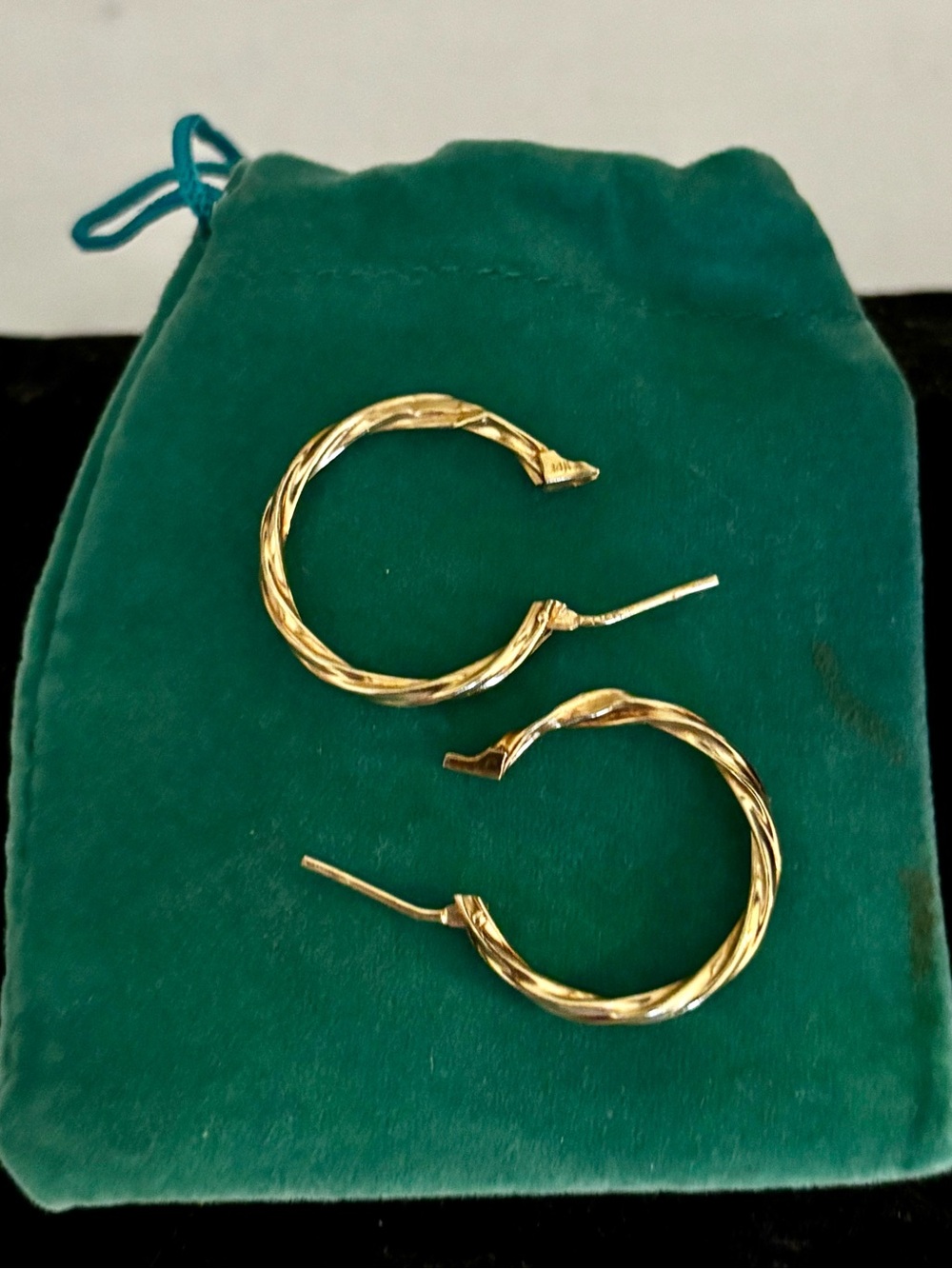 14KG Twisted Hoops 20mm